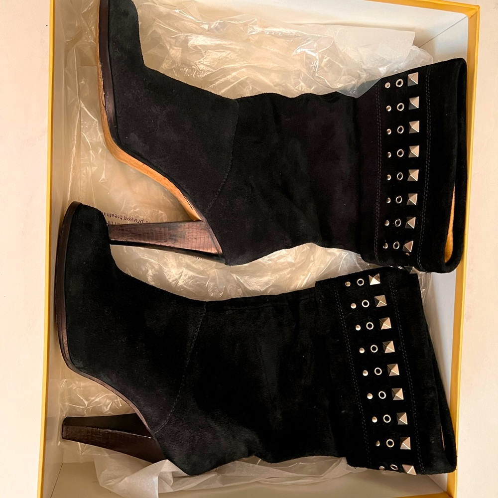 Michael Kors boots box included